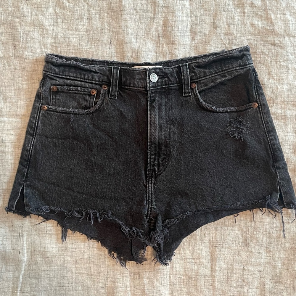 A&F • Black High Rise Mom Shorts. Size 28/6